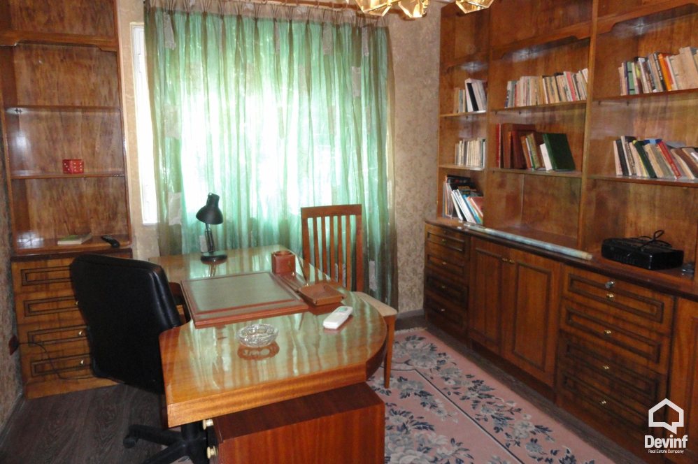 Tirane Shitje Apartament 2+1+A Apartamenti ndodhet ne qender te Tiranes, prane Sheshit Skenderbej apartament