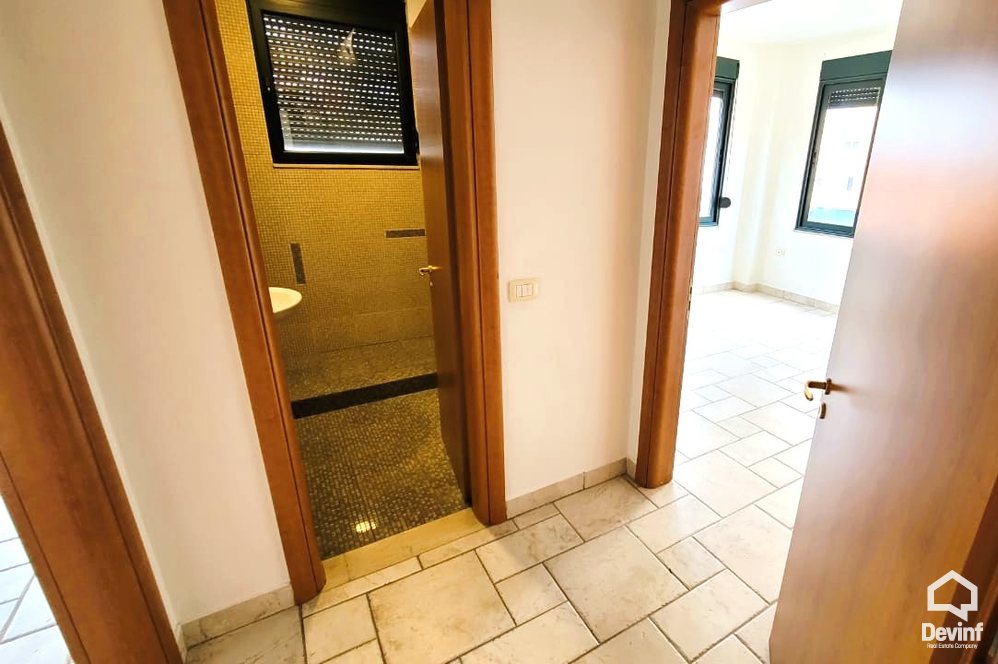 Tirane Qera Apartament 3+1+A Apartament ne nje pallat te ri qe ndodhet tek Radio Televizioni Shqiptar zyre