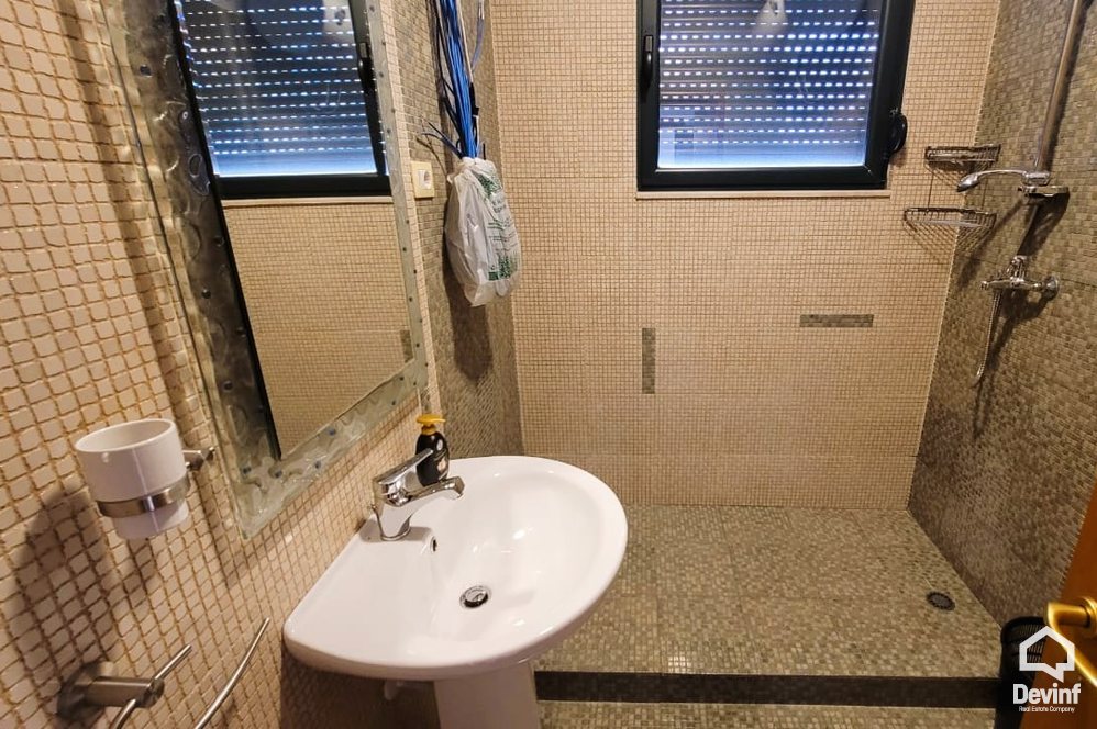 Tirane Qera Apartament 3+1+A Apartament ne nje pallat te ri qe ndodhet tek Radio Televizioni Shqiptar zyre