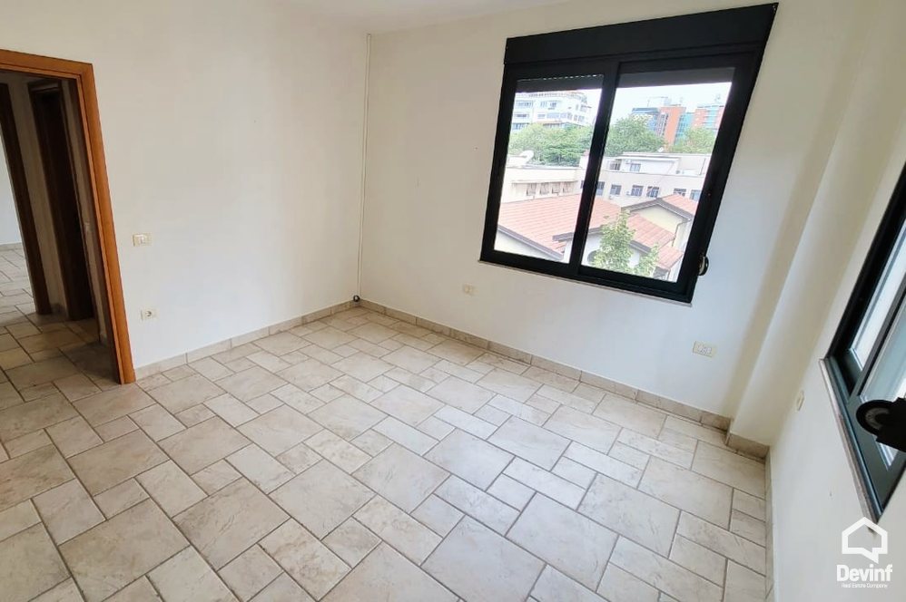 Tirane Qera Apartament 3+1+A Apartament ne nje pallat te ri qe ndodhet tek Radio Televizioni Shqiptar zyre