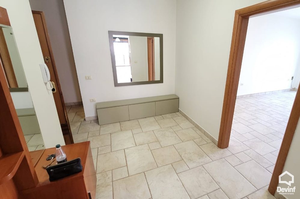 Tirane Qera Apartament 3+1+A Apartament ne nje pallat te ri qe ndodhet tek Radio Televizioni Shqiptar zyre