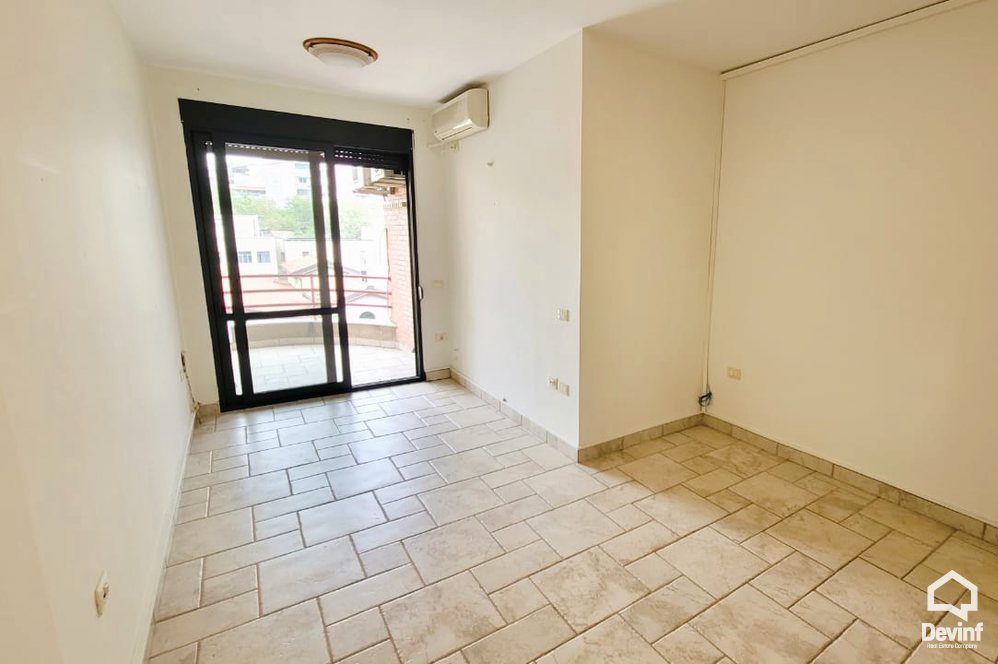 Tirane Qera Apartament 3+1+A Apartament ne nje pallat te ri qe ndodhet tek Radio Televizioni Shqiptar zyre