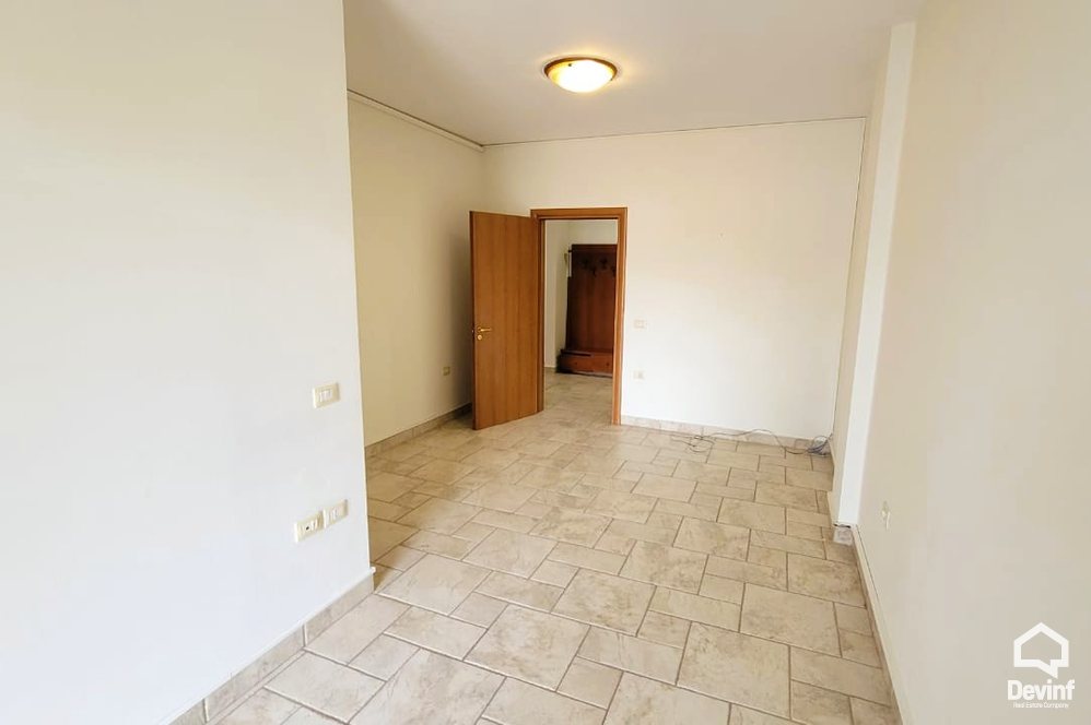 Tirane Qera Apartament 3+1+A Apartament ne nje pallat te ri qe ndodhet tek Radio Televizioni Shqiptar zyre