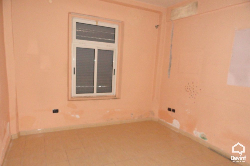 Tirane Qera Ndertese Multifunksionale  Objekt prane qendres se Tiranes zyre