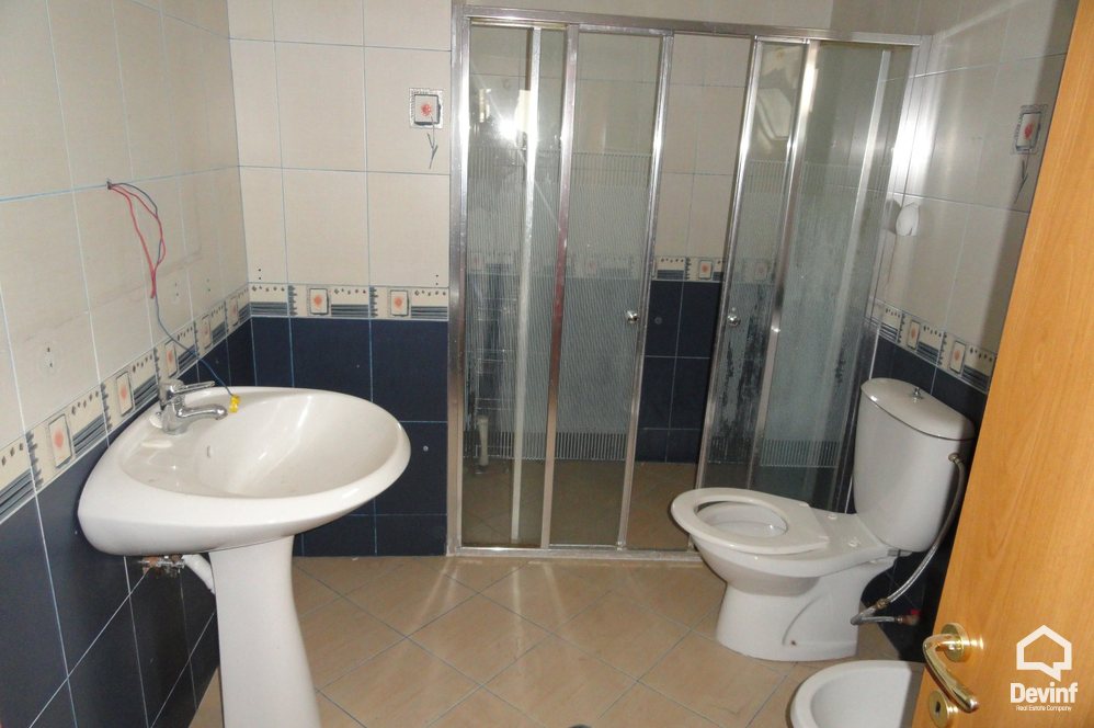 Tirane Qera Ndertese Multifunksionale  Objekt prane qendres se Tiranes zyre