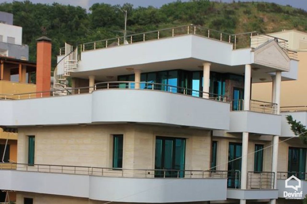 Durres For Sale Villa Me shume se 4 dhoma The new villa is located i Durres beach bregdet Villa