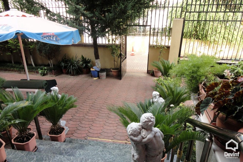 Tirane For Sale Villa Me shume se 4 dhoma The villa is located nearby Kavaja Str 