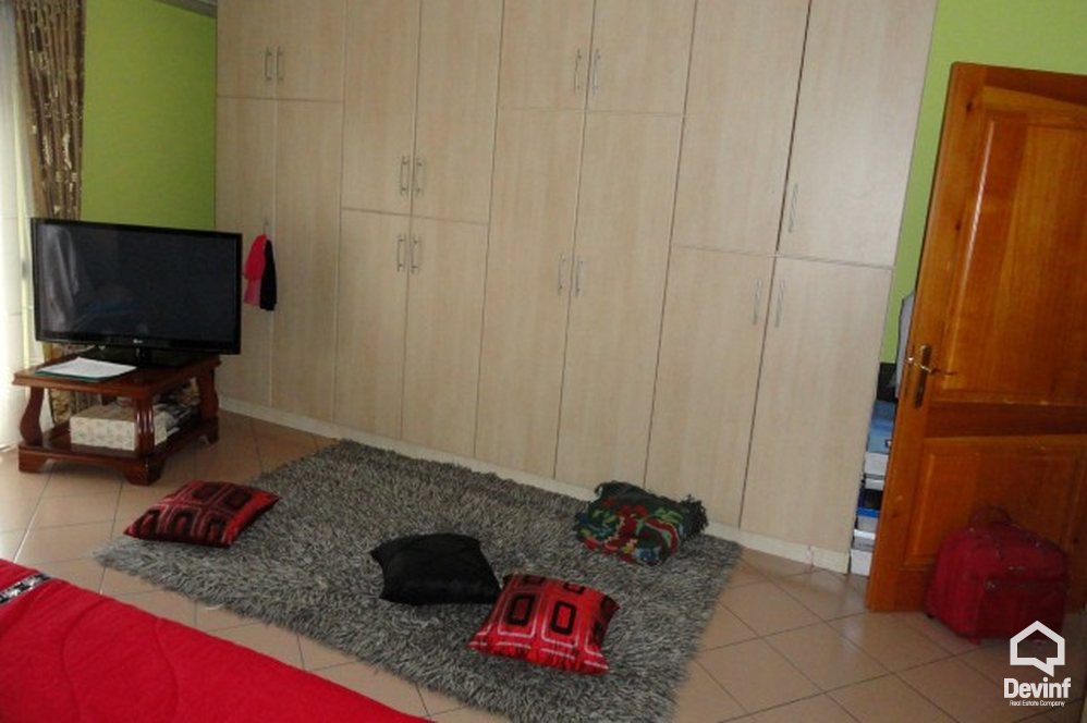 Tirane Qera Apartament 3+1+G Apartament ne nje ndertim privat rezidencial mbrapa Ambasades se ShBA apartament