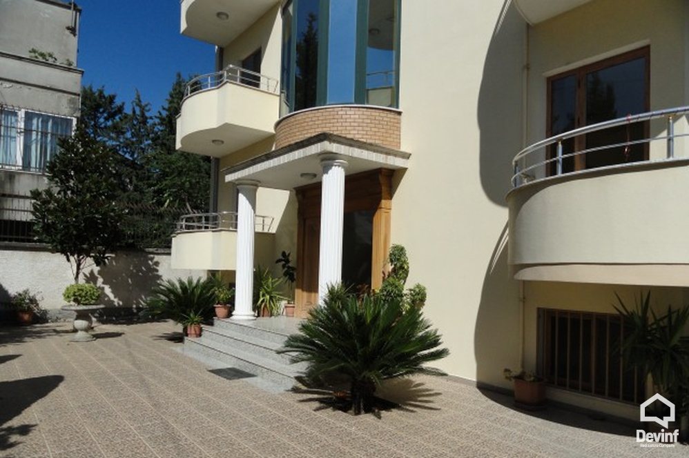 Tirane Shitje Vile Me shume se 4 dhoma Vila ndodhet prane ish Kinostudios Shqiperia e Re toke industriale