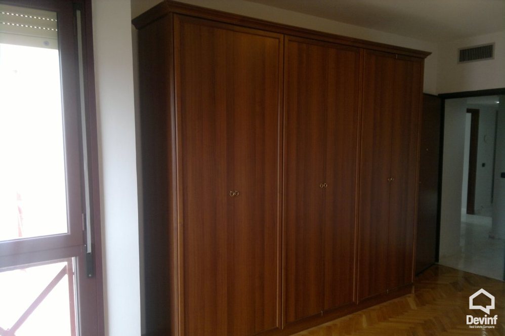 Tirane For Rent Office 3+1+G Apartment in a modern building located in the center of Tirana Office