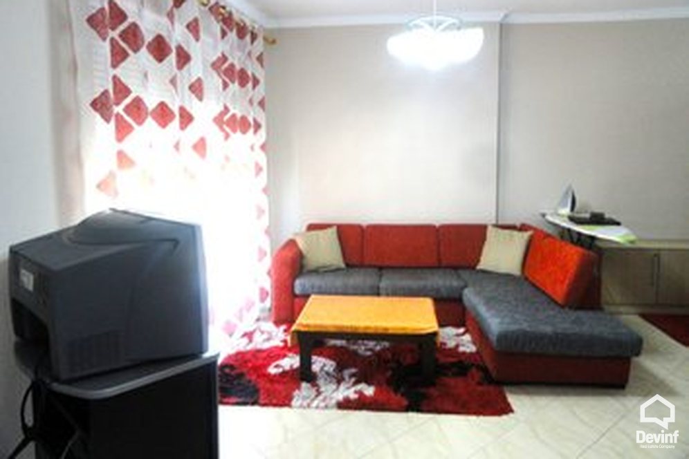Me Qera Apartament 1+1+A Apartamenti ndodhet prane Rr. Elbasanit Tirane