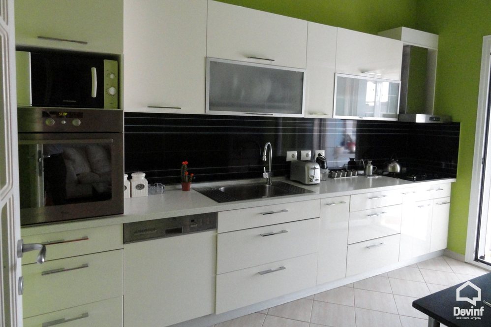 Tirane Shitje Apartament 3+1+G Apartament ne zonen e Freskut. apartament