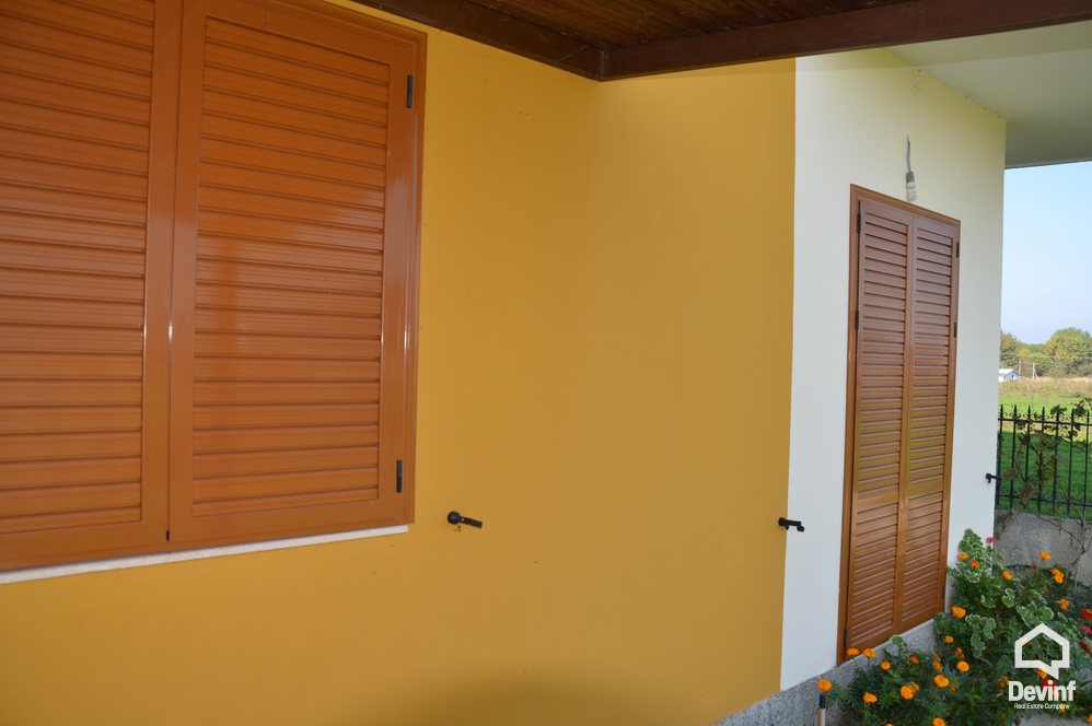 Durres For Sale Villa Me shume se 4 dhoma The villa is located near the villa complexes in Qerret, Durres bregdet