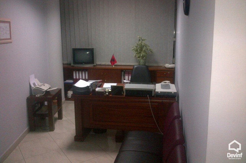 Tirane For Sale Office Me shume se 4 dhoma Durres Street, close to Zogu i Zi Square Office