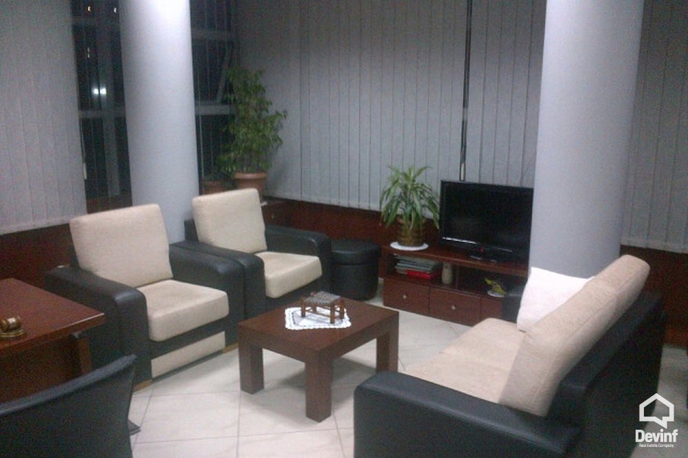 Tirane For Sale Office Me shume se 4 dhoma Durres Street, close to Zogu i Zi Square Office