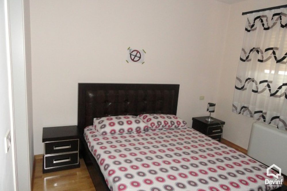 Tirane Shitje Vile Me shume se 4 dhoma Vile ne ne nje kompleks vilash prane kopshtit botanik te Tiranes  kompleks rezidencial