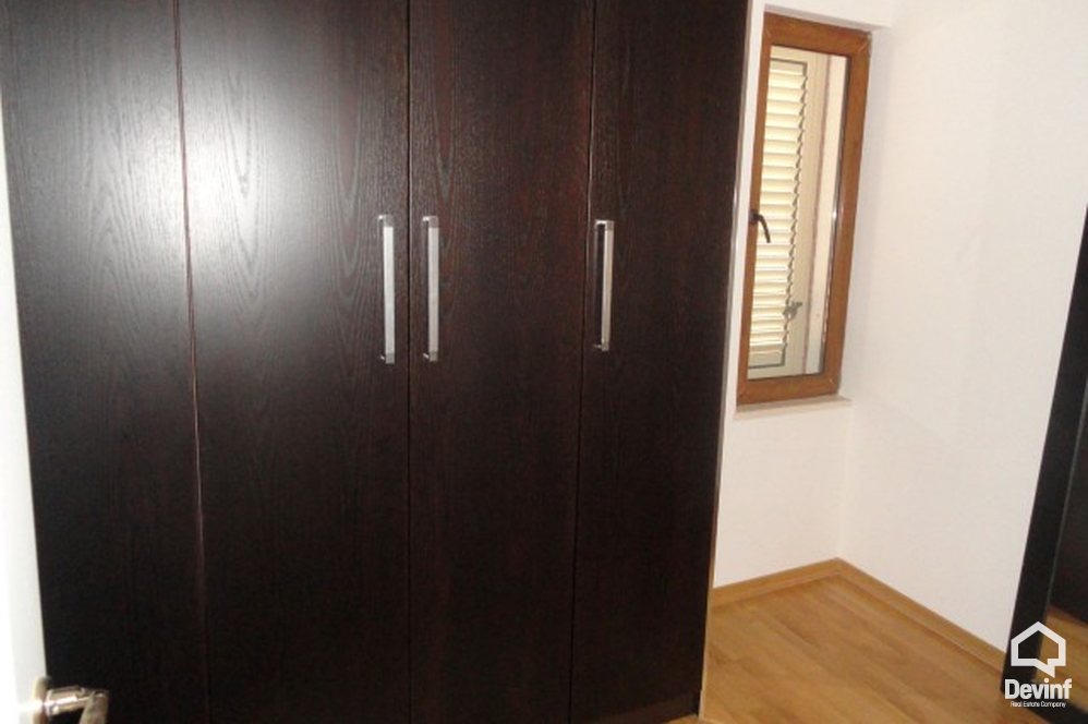 Tirane Shitje Vile Me shume se 4 dhoma Vile ne ne nje kompleks vilash prane kopshtit botanik te Tiranes  kompleks rezidencial