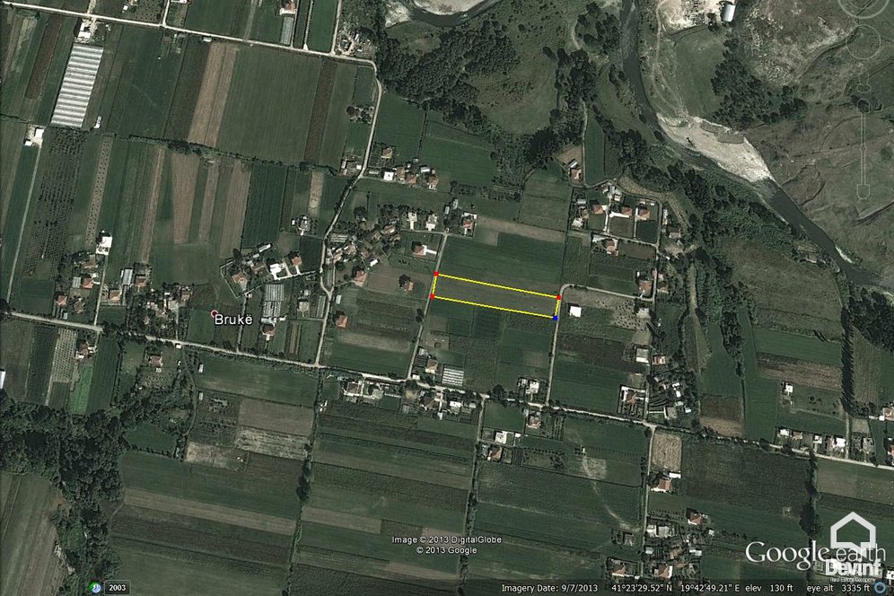 Ne Shitje Toke  Toka ndodhet rreth 1.5 Km larg rruges Nacionale te Aeroportit Nene Tereza Tirane