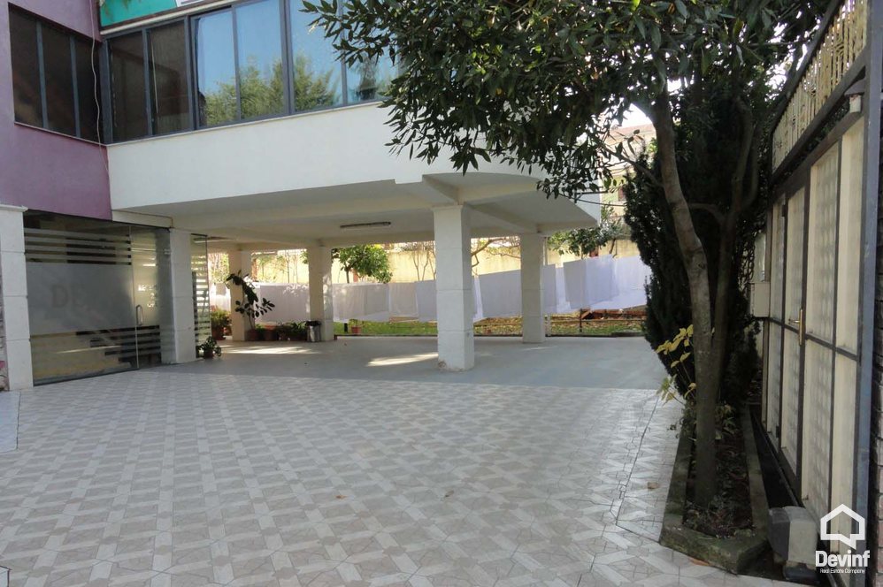Tirane For Sale Hotel Me shume se 4 dhoma Near by the Elbasani Street 