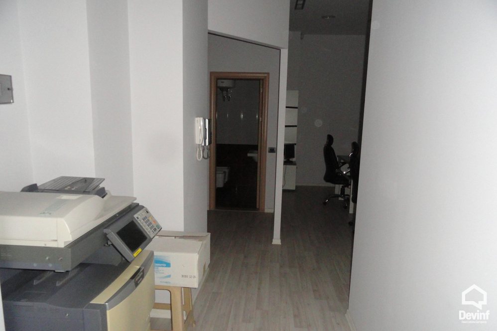Tirane Qera Zyre  Zyre prane Maternitetit te Ri  zyre
