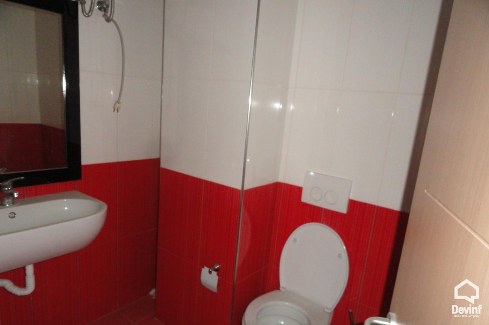 Tirane Qera Zyre  Zyre prane Maternitetit te Ri  zyre