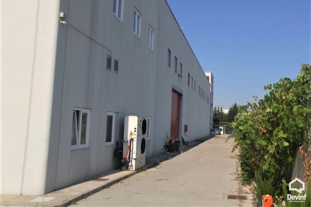 Tirane For Rent Warehouse  Positioned in the secondary road of the Highway Tirana-Durres, near by QTU Shopping mall.  Warehouse