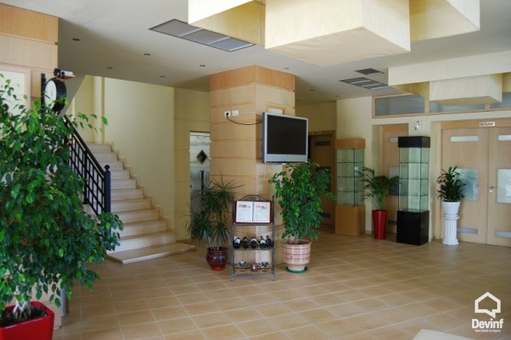 Himare Shitje Hotel Me shume se 4 dhoma Himare apartament