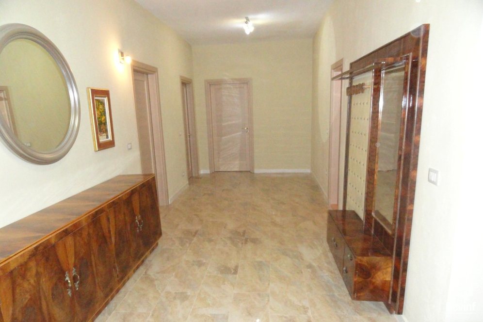 Tirane For Rent Office  Office located in Str. Myslym Shyri Office