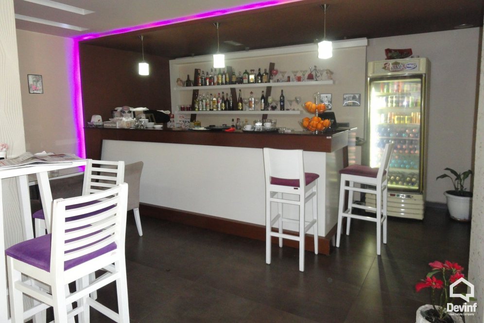 Tirane Shitje Bar-Restorant  Rruga Komuna e Parisit toke per ndertim