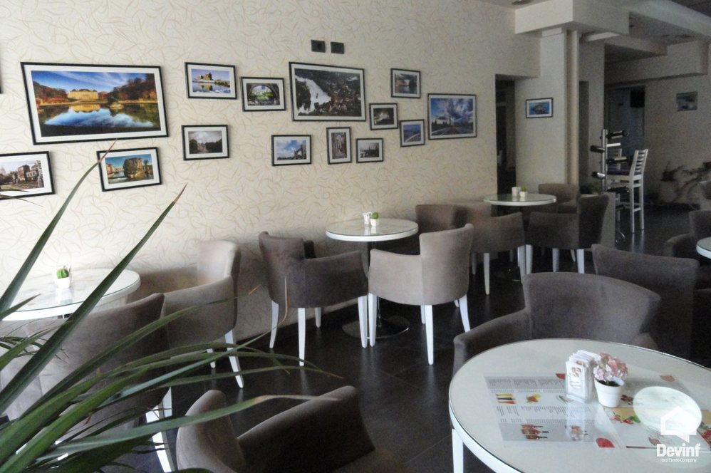 Tirane Shitje Bar-Restorant  Rruga Komuna e Parisit toke per ndertim