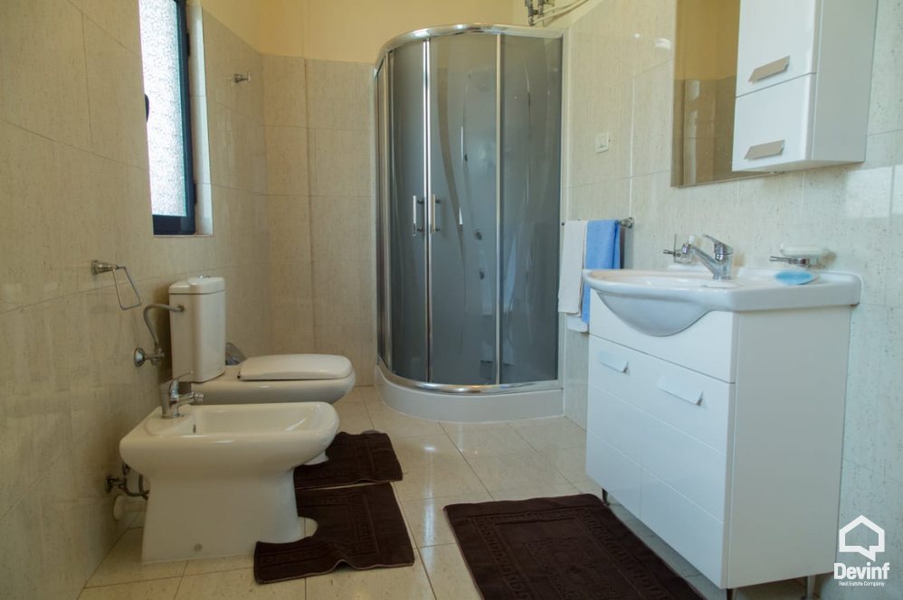 Tirane Qera Vile 4+1+G Vila ndodhet prane Klubit Sportiv Dinamo vile