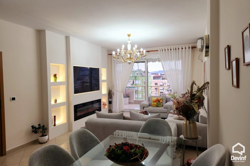 Tirane Qera Apartament 2+1 Apartament ne zonen e Bllokut apartament