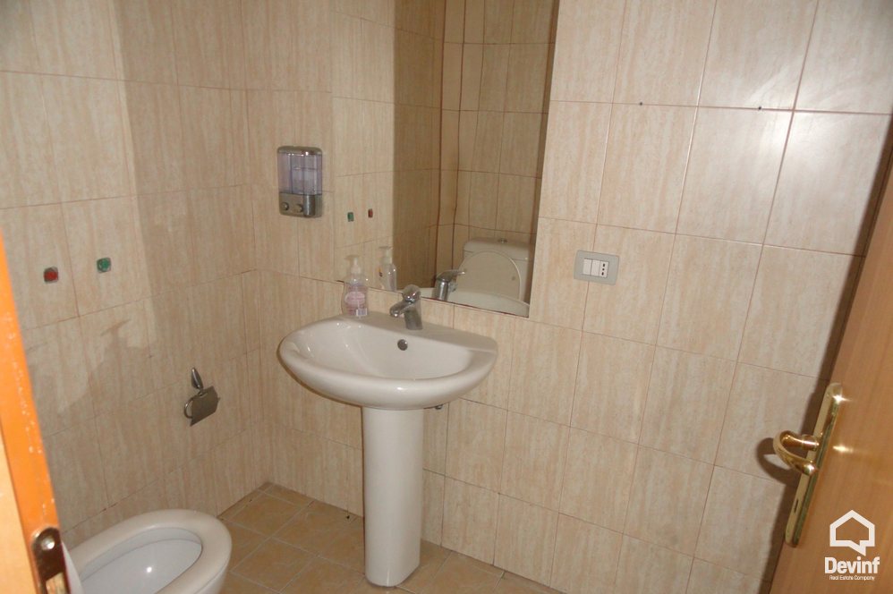 Tirane Shitje Zyre  Prane Drejtorise te Policise zyre