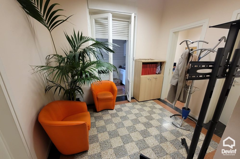 Tirane Qera Zyre  Zyre ne zonen e Blokut Zyre qender estetike qender masazhi spa studio ligjore shkolle kursesh