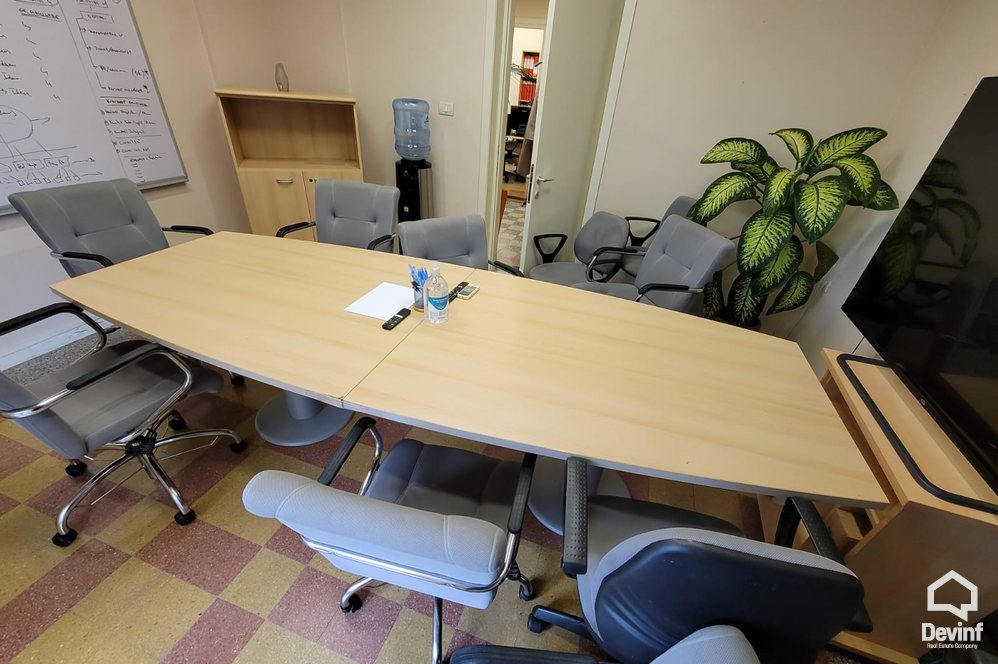 Tirane Qera Zyre  Zyre ne zonen e Blokut Zyre qender estetike qender masazhi spa studio ligjore shkolle kursesh