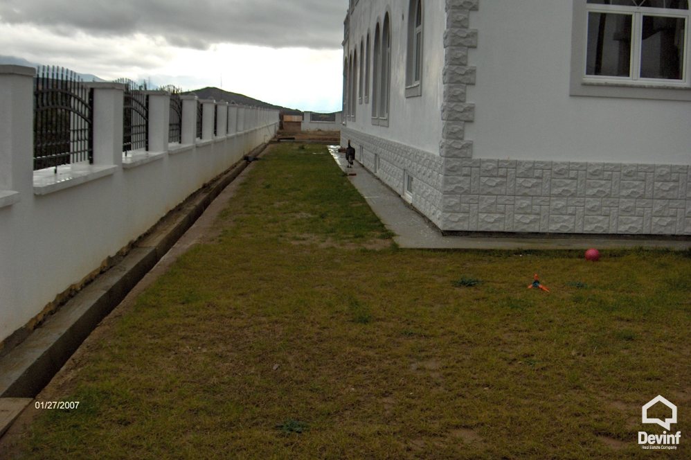 Tirane For Sale Villa Me shume se 4 dhoma Linze, Dajt 