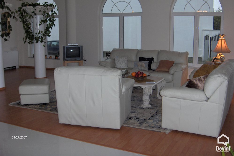 Tirane For Sale Villa Me shume se 4 dhoma Linze, Dajt 