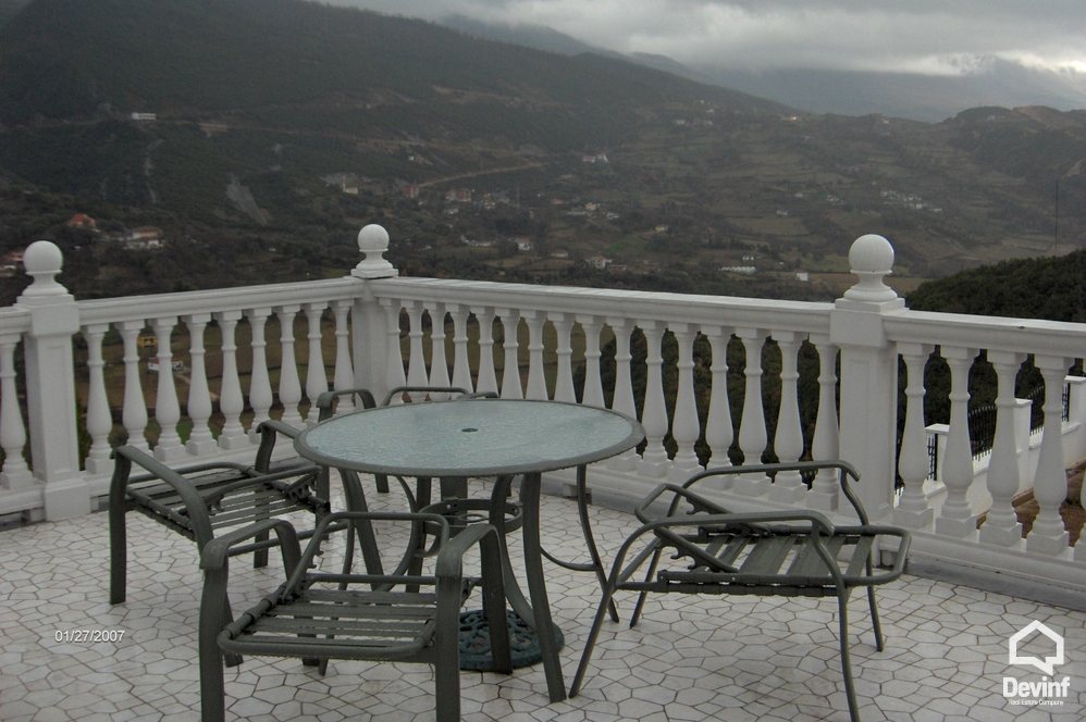 Tirane For Sale Villa Me shume se 4 dhoma Linze, Dajt 