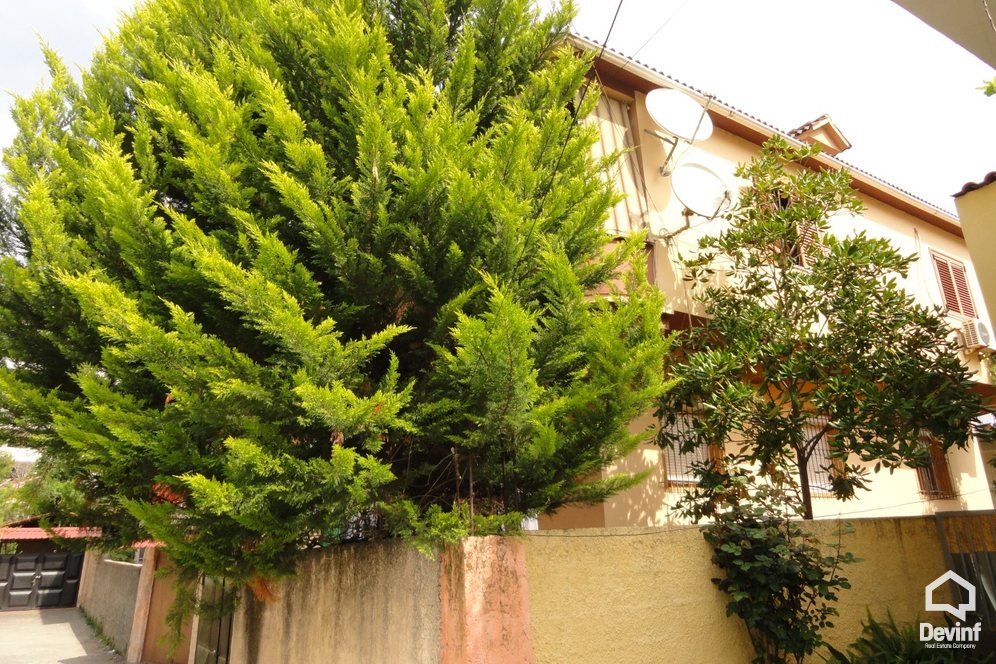 Tirane For Sale Houses Me shume se 4 dhoma Ali Visha Street, close to Student City. 