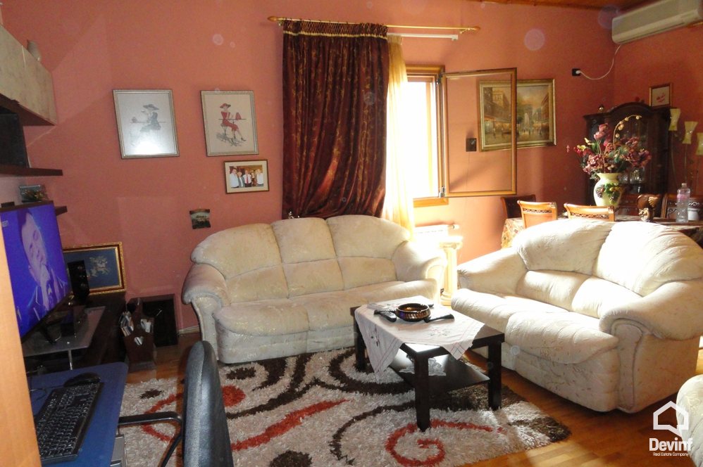 Tirane For Sale Houses Me shume se 4 dhoma Ali Visha Street, close to Student City. 