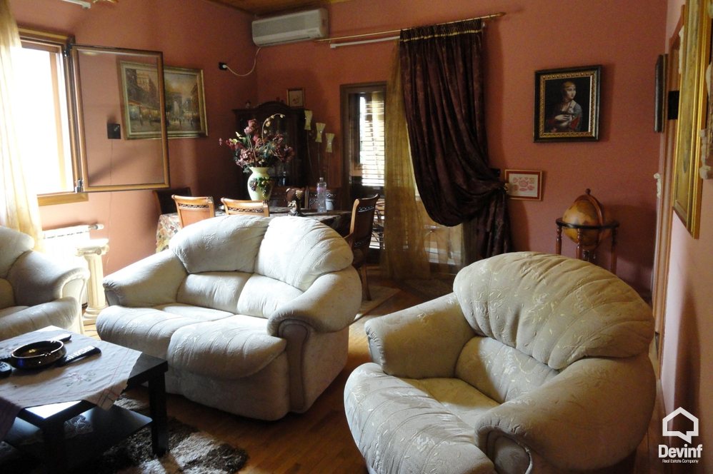 Tirane For Sale Houses Me shume se 4 dhoma Ali Visha Street, close to Student City. 