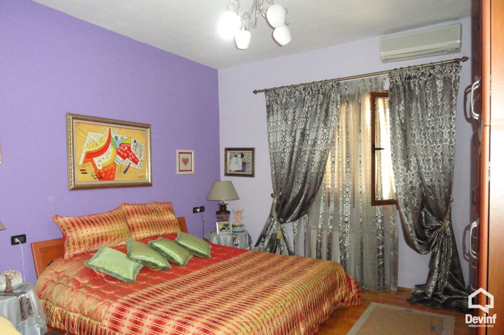 Tirane For Sale Houses Me shume se 4 dhoma Ali Visha Street, close to Student City. 