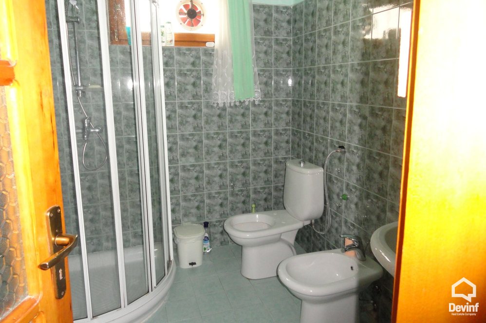 Tirane For Sale Houses Me shume se 4 dhoma Ali Visha Street, close to Student City. 