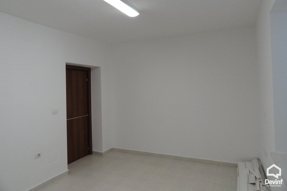 Tirane For Sale Office 3+1+A Office situated near the Pyramid Apartment