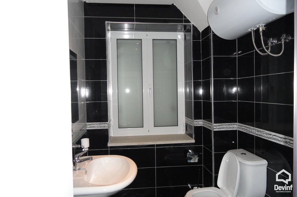 Tirane For Sale Office 3+1+A Office situated near the Pyramid Apartment
