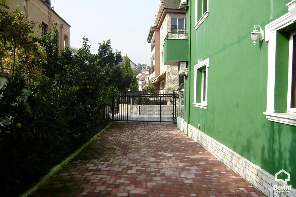 Tirane For Rent Villa Me shume se 4 dhoma Villa located close to Elbasan Street Villa
