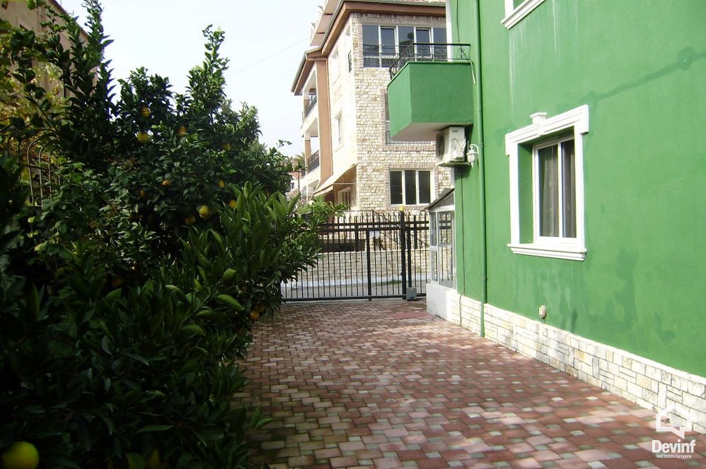 Tirane For Rent Villa Me shume se 4 dhoma Villa located close to Elbasan Street Villa