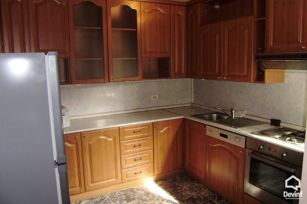 Tirane For Rent Villa Me shume se 4 dhoma Villa located close to Elbasan Street Villa