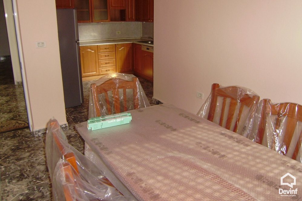 Tirane For Rent Villa Me shume se 4 dhoma Villa located close to Elbasan Street Villa