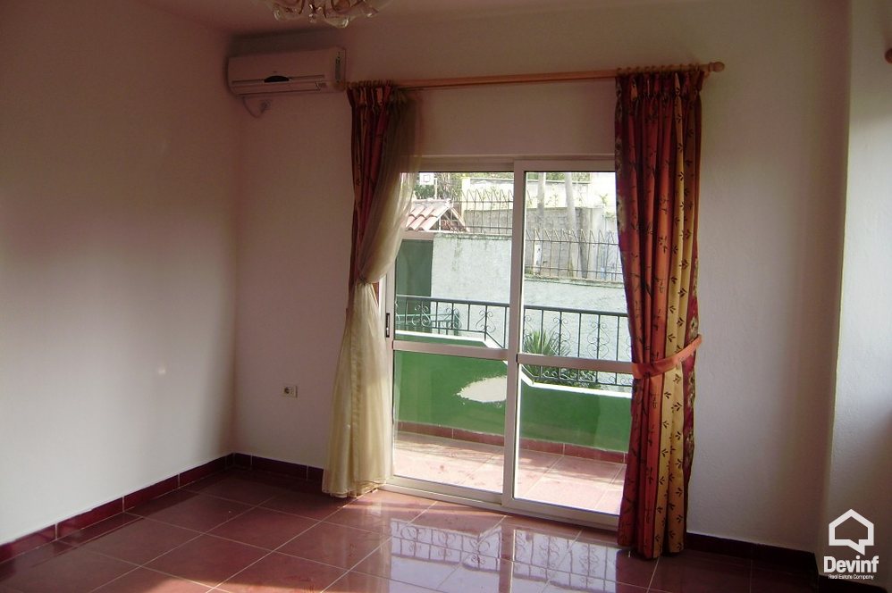 Tirane For Rent Villa Me shume se 4 dhoma Villa located close to Elbasan Street Villa